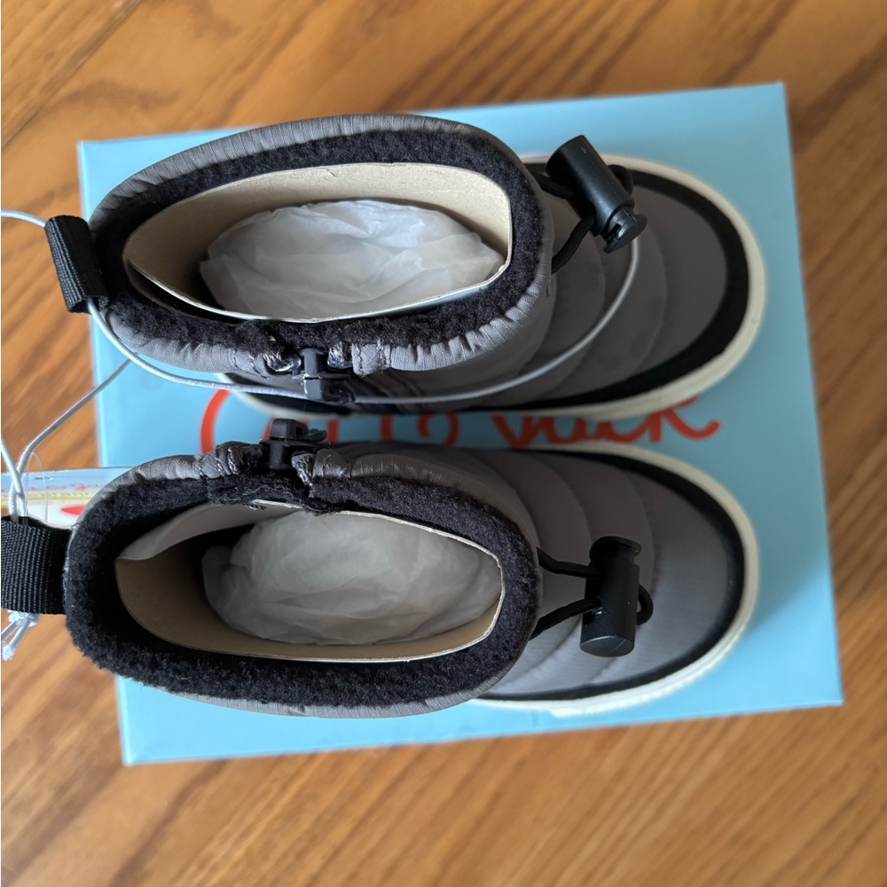 Cat & Jack Kids' Black and Gray Keaton Boots - Picture 6 of 6